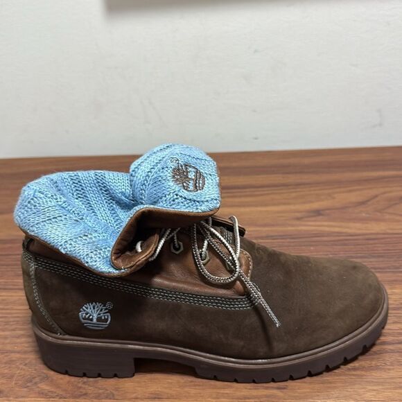 Timberland Woman’s Roll Top Dark Brown Boot With Blue Lining & Stitching. Size 7 - Picture 4 of 9